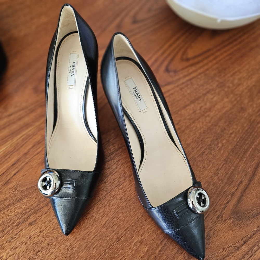 PRADA Black Leather Button Heels Point Toe Sz 40.5 - Picture 3 of 16